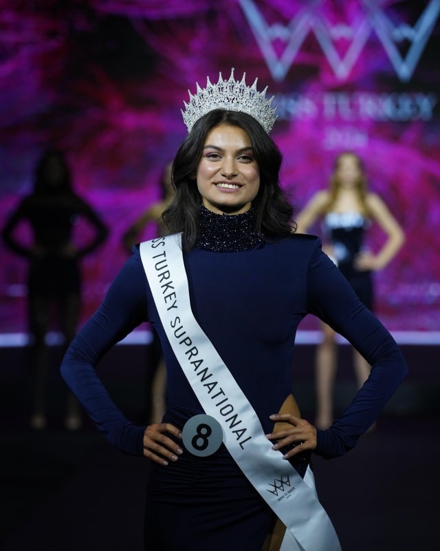 Über Schönheit und Kritik: Das Dilemma von Miss World Türkei Idil Bilgen (24)